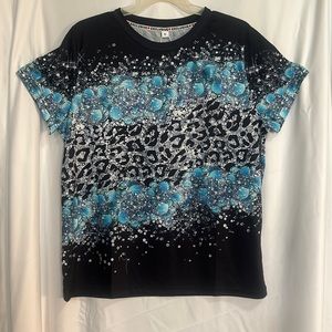 NWT By Valanio round neck, short sleeve T-shirt